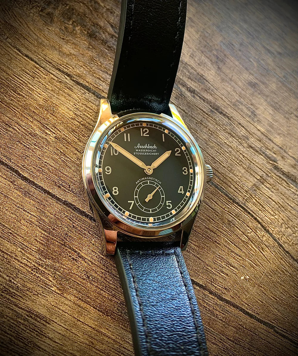 Aeschbach WW2 Muster Deutschland Luftwaffe / Reichsluftfahrtministerium (RLM) Piloten Uhr mit 21-Jewel Automatikmechanik und Saphirglas