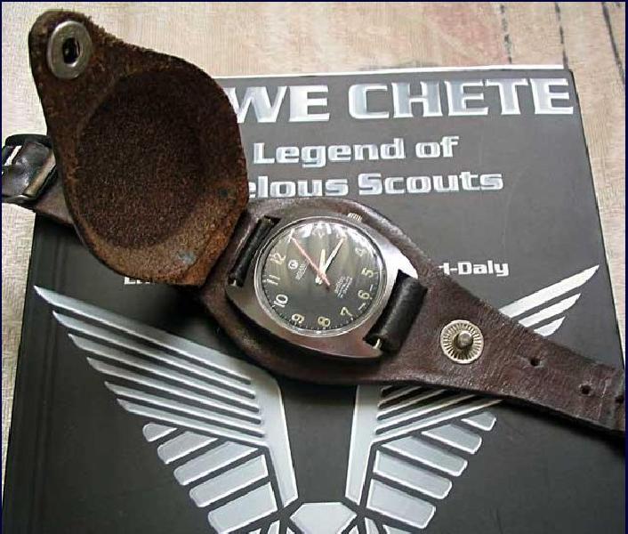 Correa de reloj militar de cuero marrón de 18 mm con patrón de los años 50 y cubierta protectora para la esfera