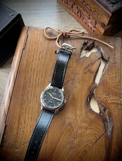 Aeschbach WW2 Muster Deutschland Luftwaffe / Reichsluftfahrtministerium (RLM) Piloten Uhr mit 21-Jewel Automatikmechanik und Saphirglas