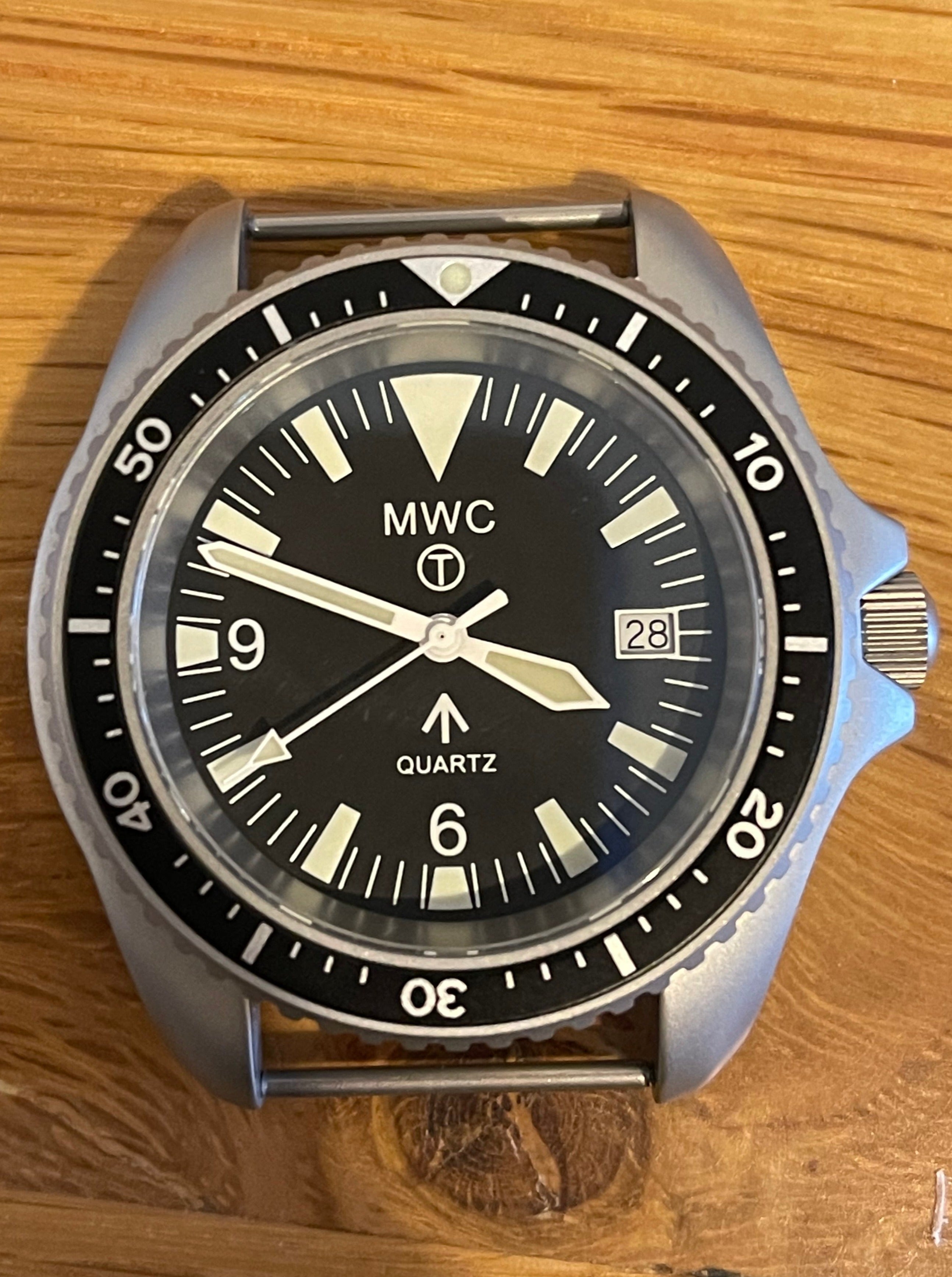 Paire de goupilles de montre conçues pour créer l'apparence d'une montre militaire avec barres fixes solides