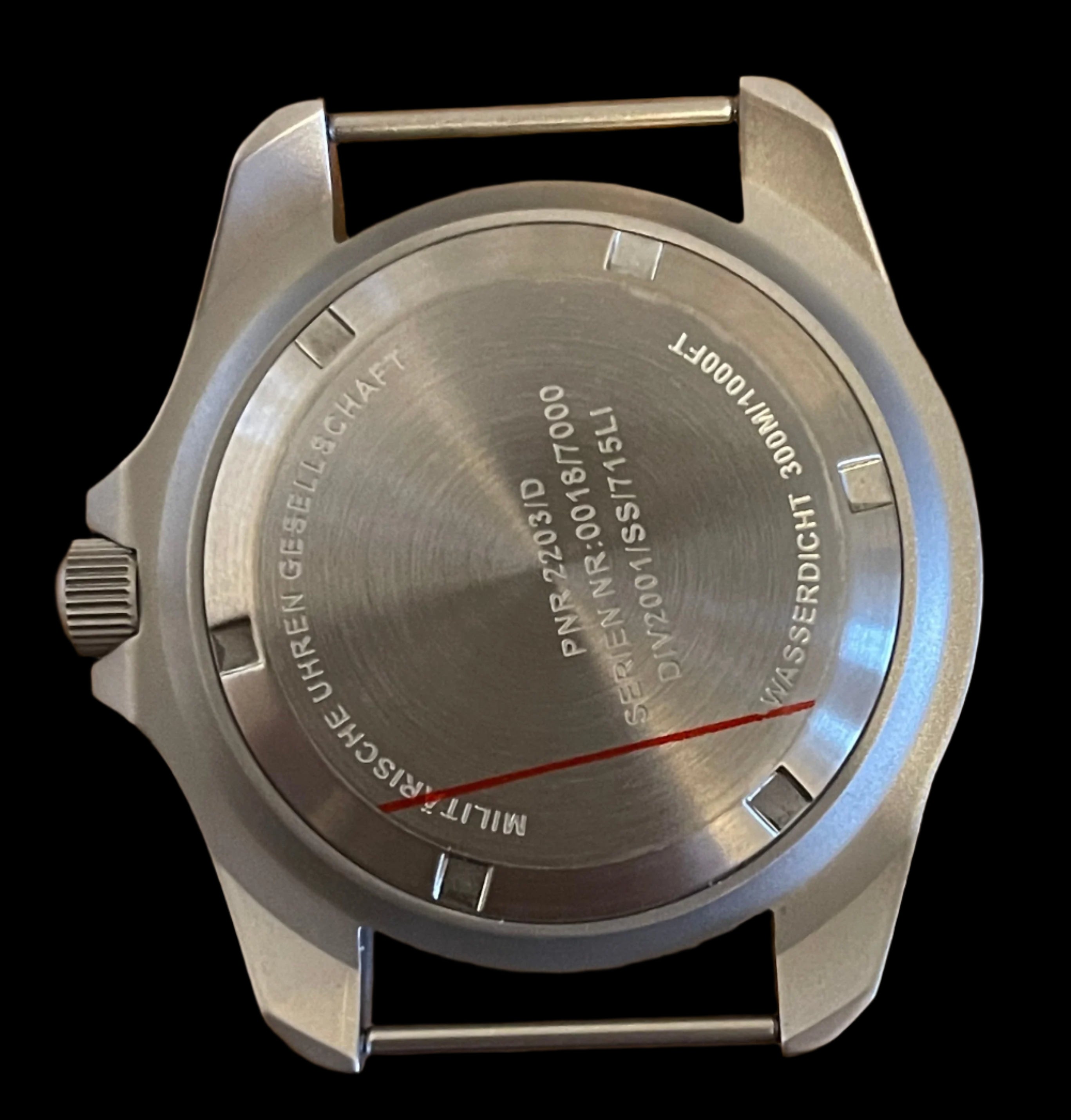 Paire de goupilles de montre conçues pour créer l'apparence d'une montre militaire avec barres fixes solides